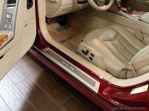 Used 2007 Cadillac XLR image 23