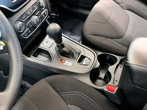 Used 2021 Jeep Cherokee Latitude image 17