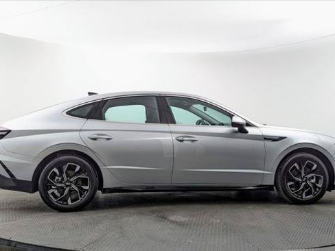 Used 2025 Hyundai Sonata SEL FWD image 9
