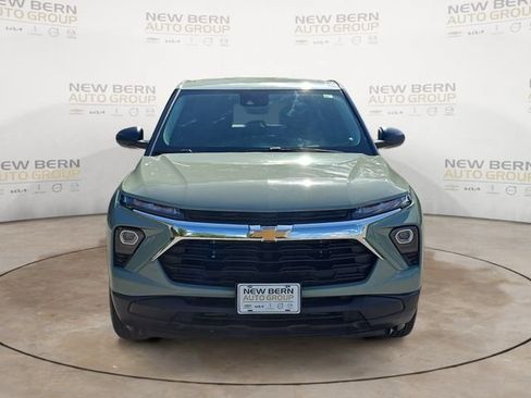 Used 2025 Chevrolet TrailBlazer LS w/ LS Convenience Package FWD image 8