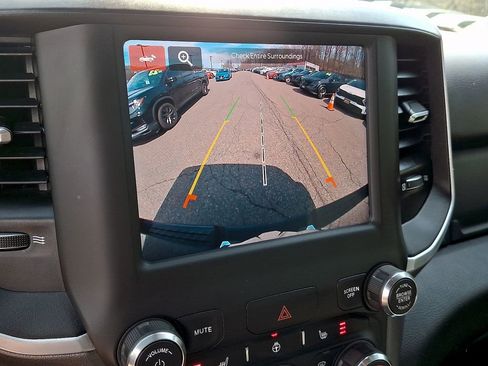 Used 2022 RAM 1500 Big Horn AWD/4WD image 18