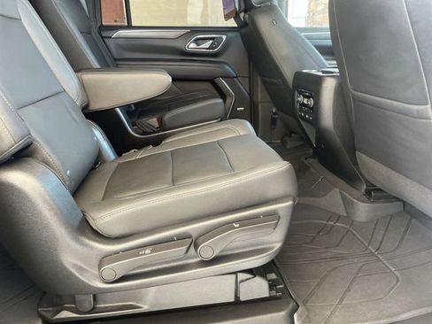 Used 2023 Chevrolet Suburban Z71 w/ Luxury Package AWD/4WD image 27