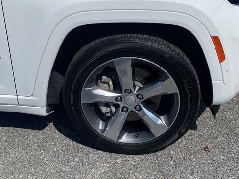 Used 2023 Jeep Grand Cherokee Overland w/ Advanced Protech Group III image 11