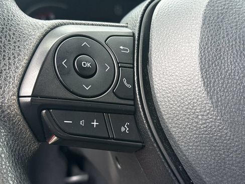 Used 2025 Toyota RAV4 XLE AWD/4WD image 16