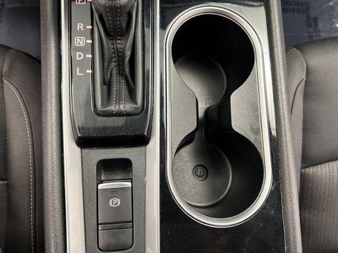 Used 2024 Nissan Altima 2.5 SV AWD/4WD image 48