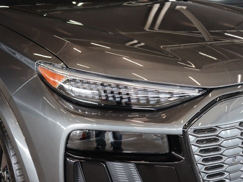 New 2025 Audi SQ6 e-tron Premium Plus image 26