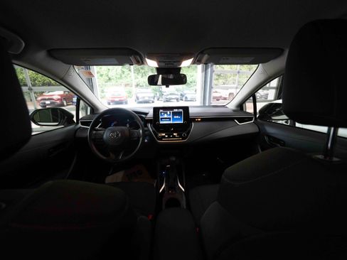 Used 2022 Toyota Corolla LE FWD image 19
