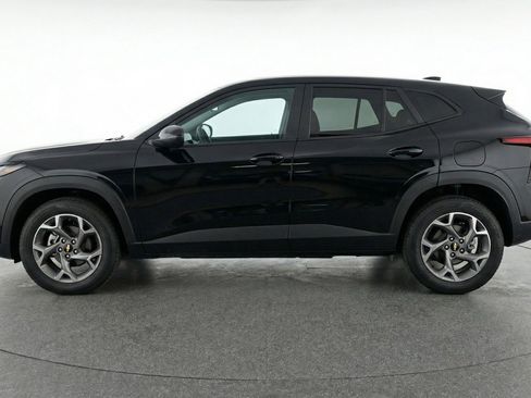 Used 2025 Chevrolet Trax LT image 5