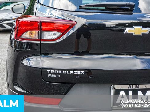 Used 2025 Chevrolet TrailBlazer LT AWD/4WD image 12