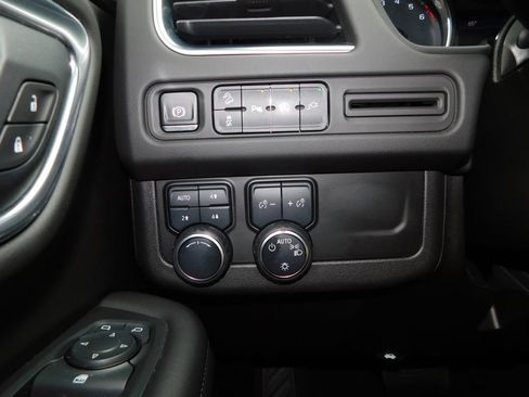 Used 2021 Chevrolet Tahoe Z71 AWD/4WD image 38