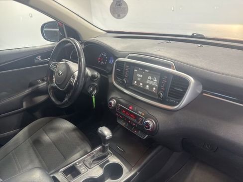 Used 2020 Kia Sorento LX w/ LX I4 Convenience Package image 23