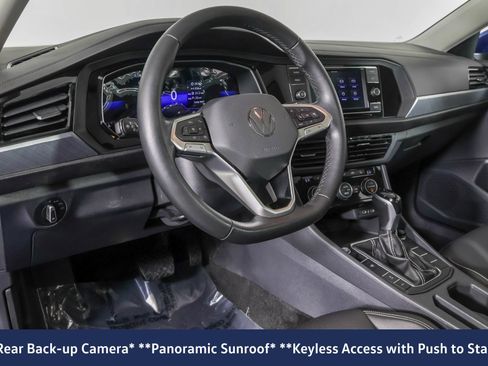 Used 2023 Volkswagen Jetta SE w/ Panoramic Sunroof Package FWD image 5