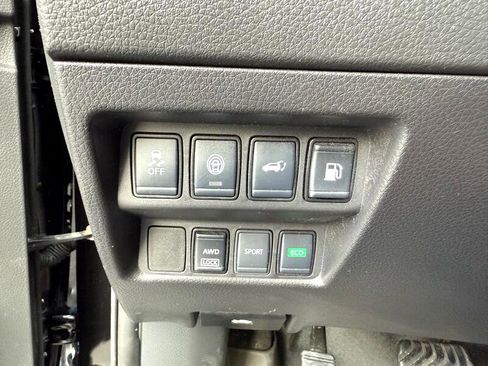 Used 2020 Nissan Rogue SV image 38