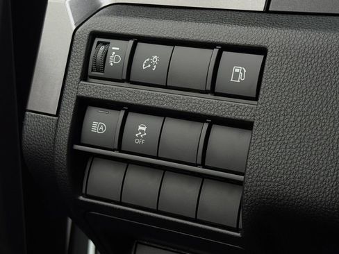 Certified 2025 Toyota 4Runner SR5 AWD/4WD image 33
