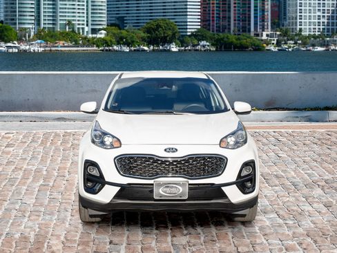 Used 2021 Kia Sportage LX image 2