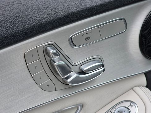 Used 2016 Mercedes-Benz C 350e Sedan w/ Multimedia Package image 24