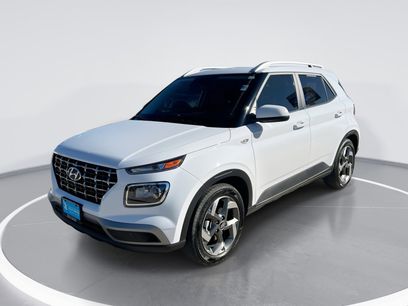 Used 2022 Hyundai Venue SEL w/ Cargo Package