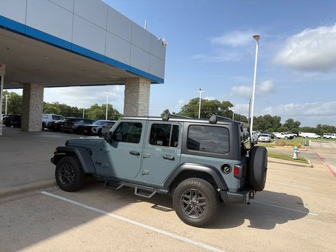 Used 2024 Jeep Wrangler Unlimited Sport AWD/4WD image 3