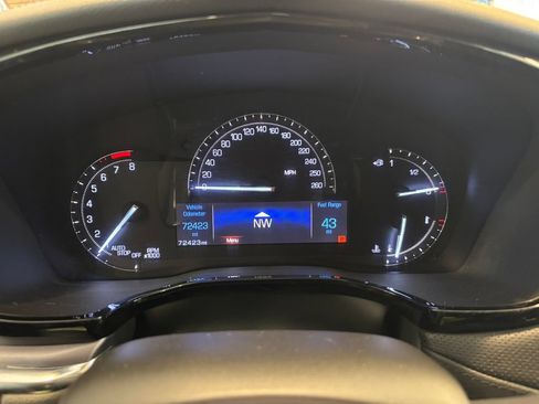 Used 2017 Cadillac XT5 Luxury w/ Driver Awareness Package AWD/4WD image 18