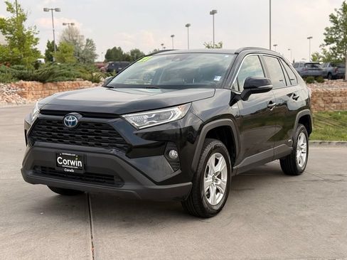 Used 2021 Toyota RAV4 XLE w/ Convenience Package AWD/4WD image 3