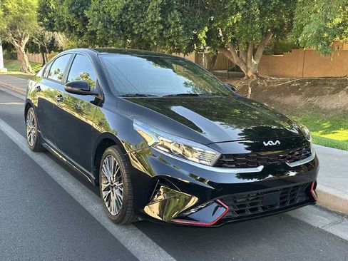 Used 2023 Kia Forte GT-Line w/ GT-Line Technology Package FWD image 2
