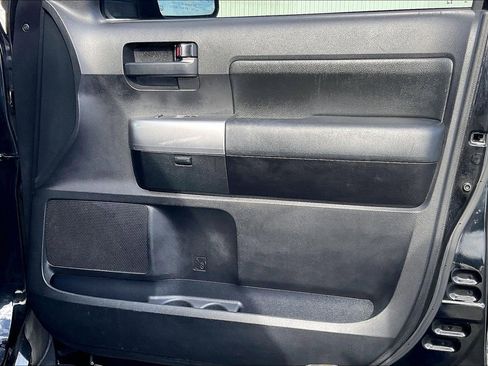 Used 2018 Toyota Sequoia SR5 image 20