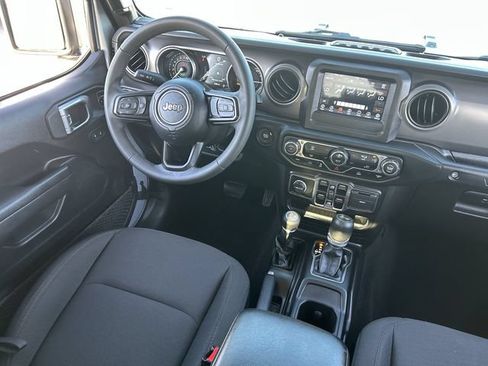 Used 2023 Jeep Wrangler Unlimited AWD/4WD image 15