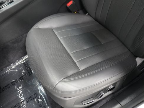 Used 2018 Genesis G80 3.8 RWD image 12