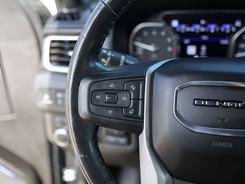 Used 2021 GMC Yukon Denali w/ Denali Premium Package AWD/4WD image 14