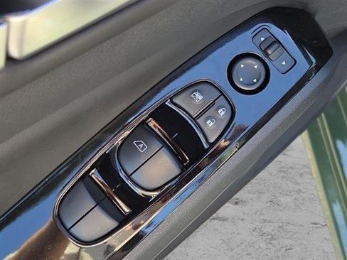 New 2025 Nissan Altima 2.5 SR image 8