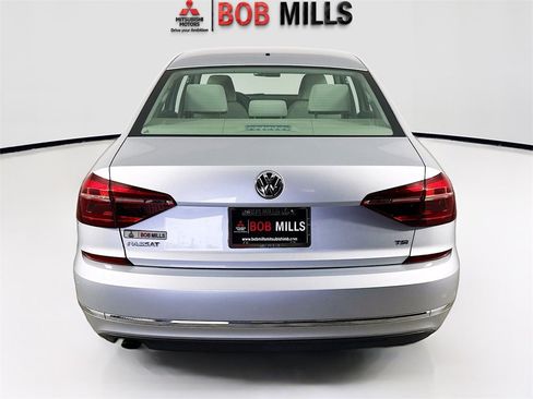 Used 2018 Volkswagen Passat 2.0T S image 6