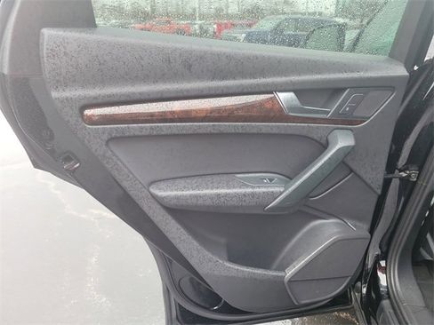 Used 2018 Audi Q5 2.0T Premium w/ Convenience Package image 18