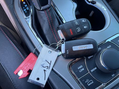 Used 2020 Jeep Grand Cherokee Trailhawk image 33