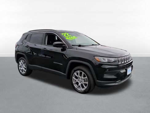 Used 2022 Jeep Compass Latitude AWD/4WD image 3