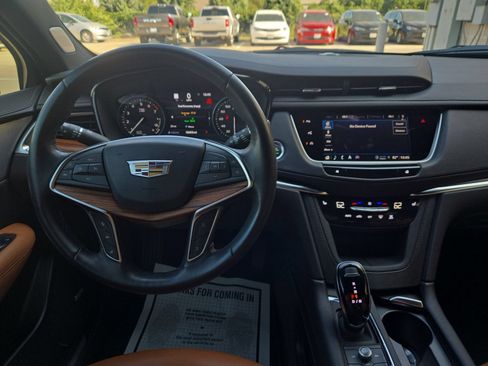 Used 2024 Cadillac XT5 Premium Luxury w/ Technology Package FWD image 18