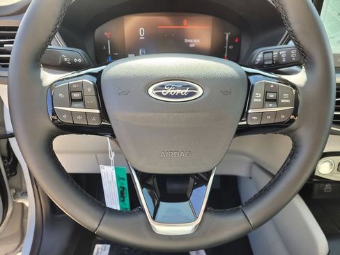 New 2025 Ford Escape SE FWD image 16