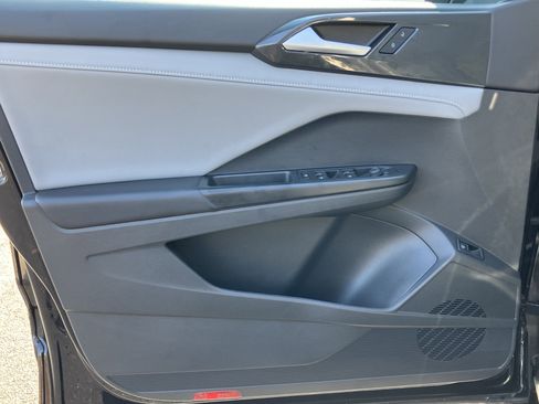 Used 2023 Volkswagen Taos SEL image 14