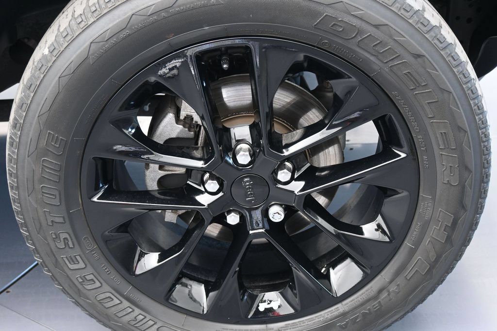Used 2021 Jeep Wrangler Unlimited Sahara AWD/4WD image 46