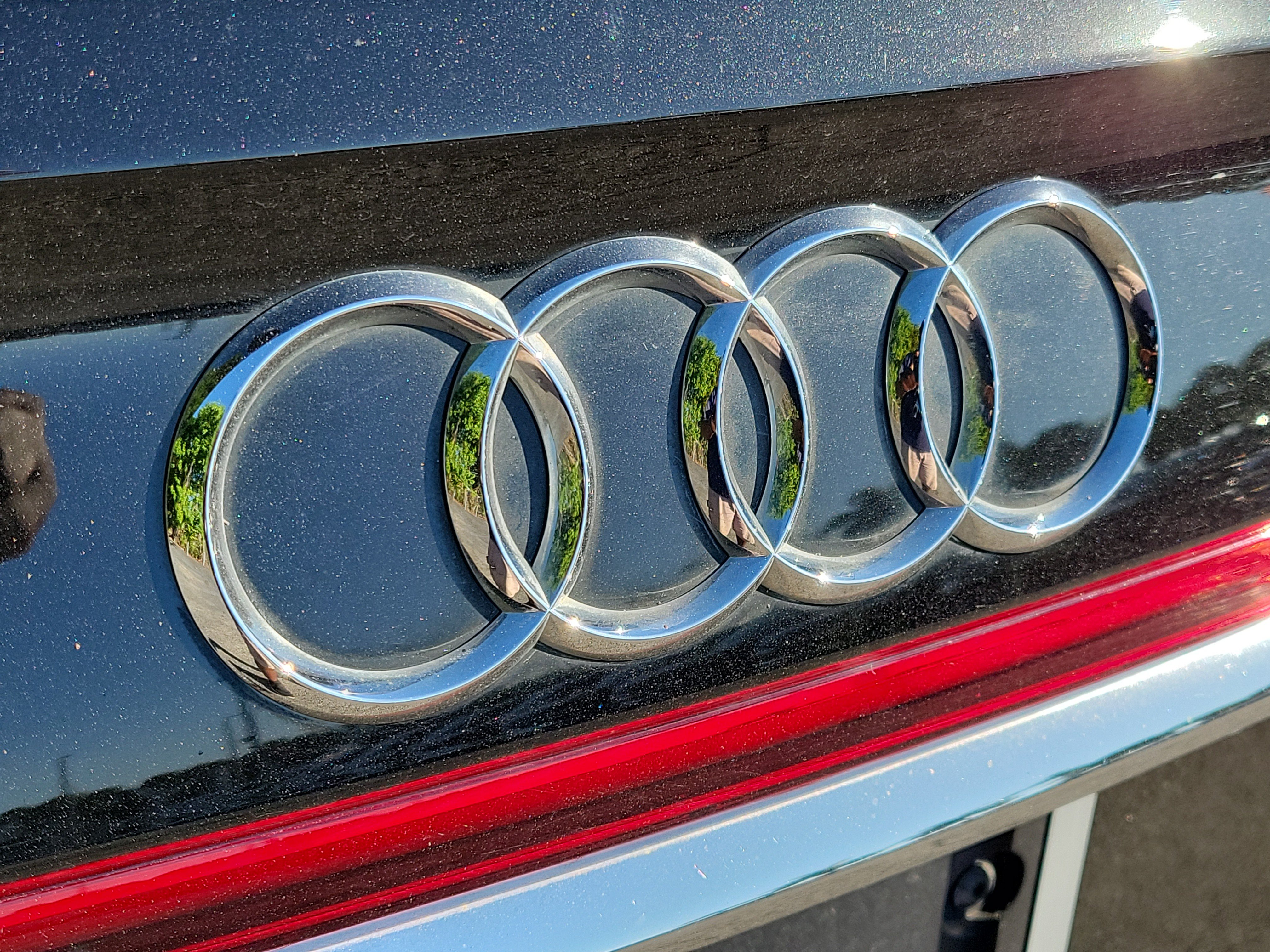 Used 2023 Audi A8 L 3.0T w/ Comfort Plus Package AWD/4WD image 10