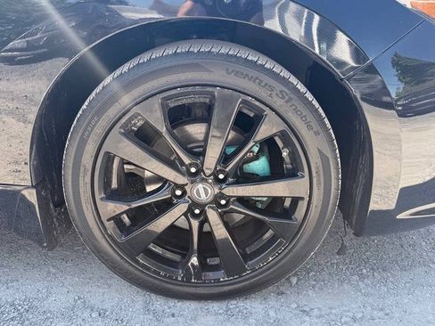 Used 2017 Nissan Altima 2.5 SR w/ Midnight Edition Package FWD image 20