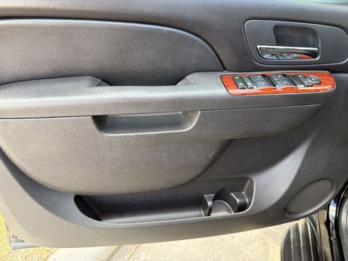 Certified 2011 Chevrolet Suburban LS RWD image 13