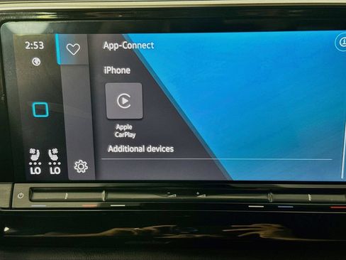 Used 2025 Volkswagen Atlas Cross Sport SE FWD image 17