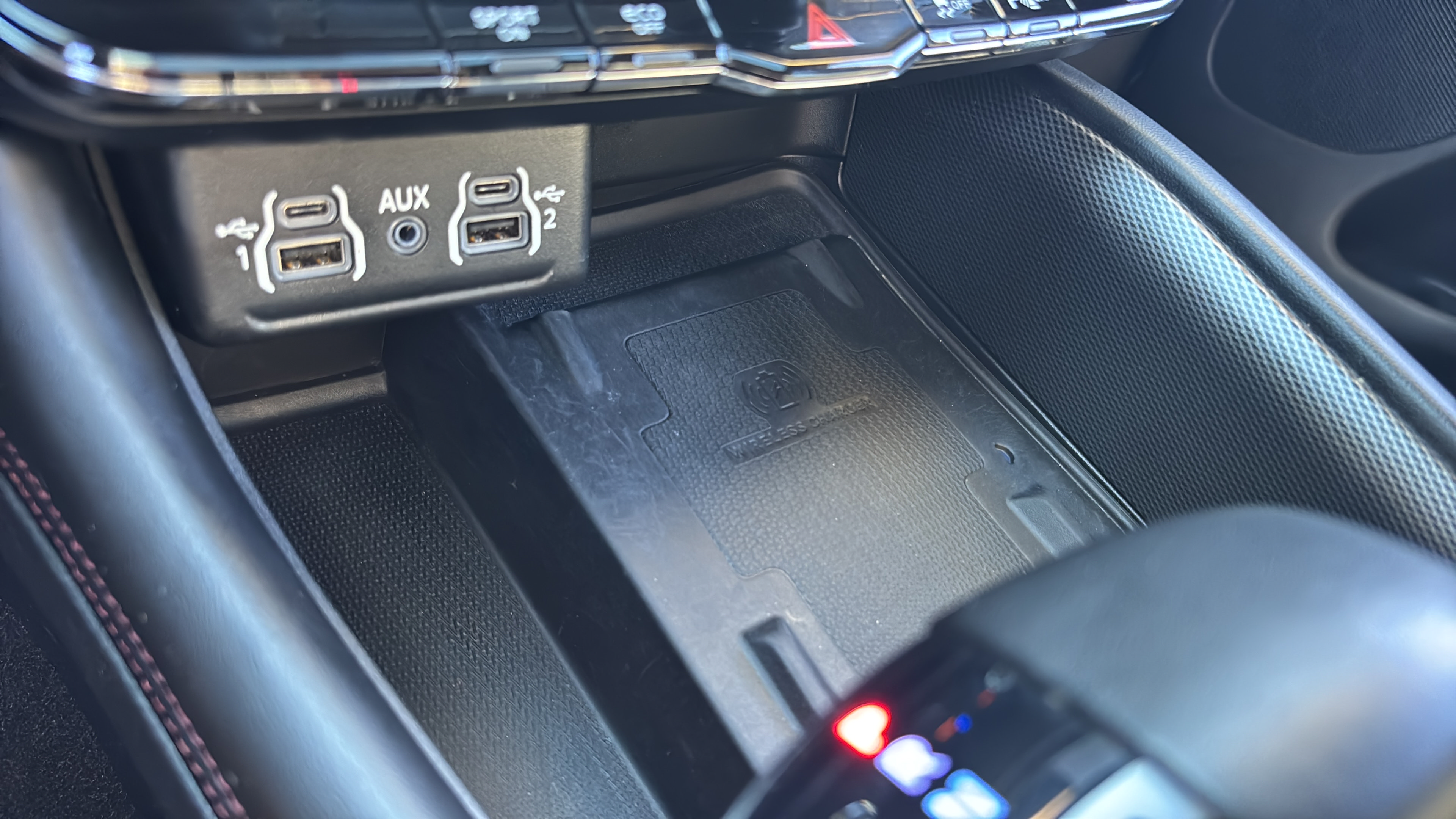 Used 2022 Dodge Durango R/T w/ Blacktop Package AWD/4WD image 23