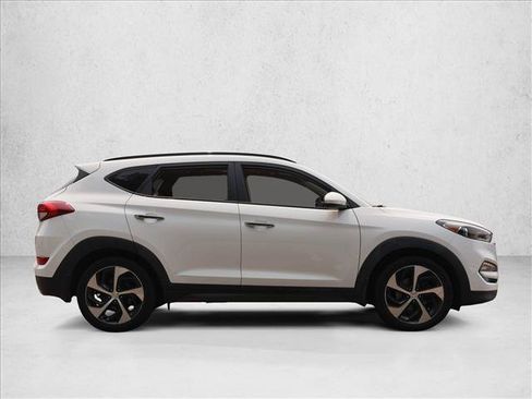 Used 2016 Hyundai Tucson AWD image 4