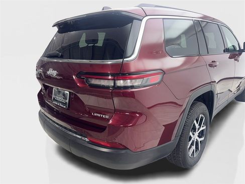 Used 2024 Jeep Grand Cherokee L Limited w/ Luxury Tech Group II image 18