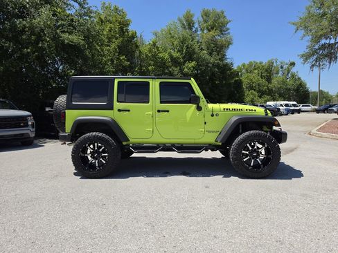 Used 2016 Jeep Wrangler Unlimited Rubicon AWD/4WD image 3