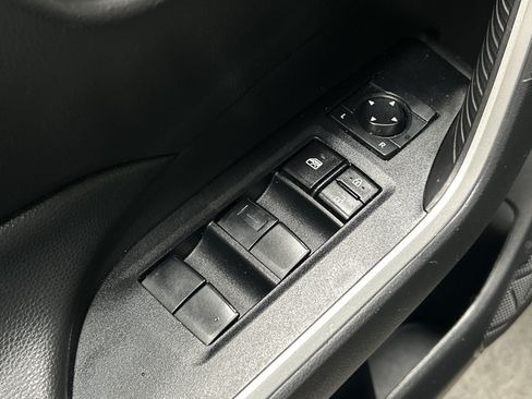 Used 2023 Toyota RAV4 LE FWD image 13