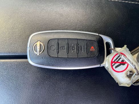 Used 2024 Nissan Rogue SV image 21