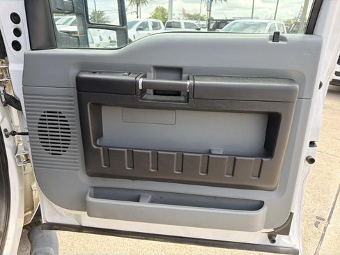Used 2016 Ford F550 4x4 SuperCab Super Duty image 17