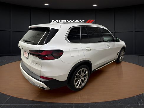 Used 2024 BMW X5 xDrive40i AWD/4WD image 4